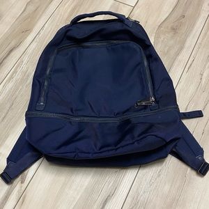 Lululemon blue city adventurer backpack